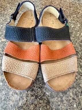 Clearance EL Naturalista Sandals size 10